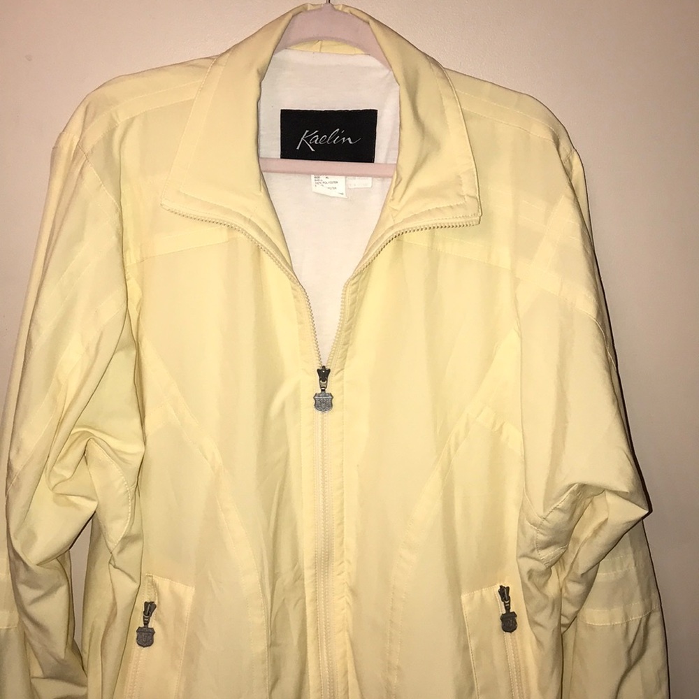 Mens light weight jacket.